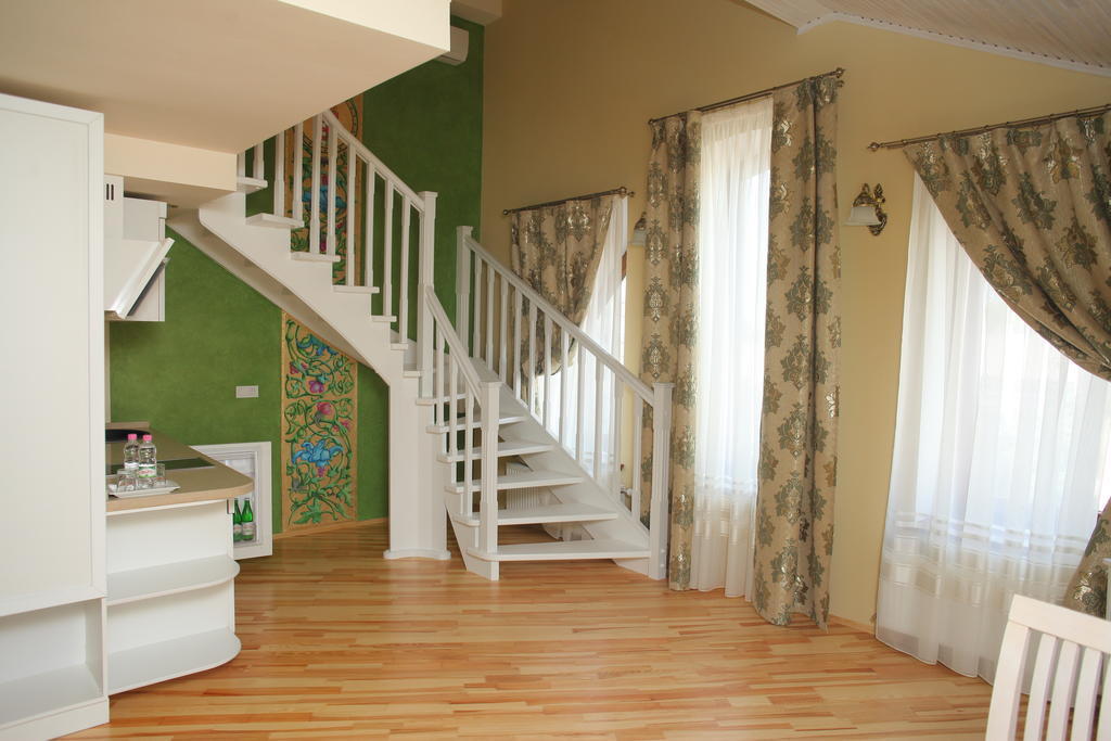 Fontush Boutique Hotel İvano-Frankivsk Oda fotoğraf