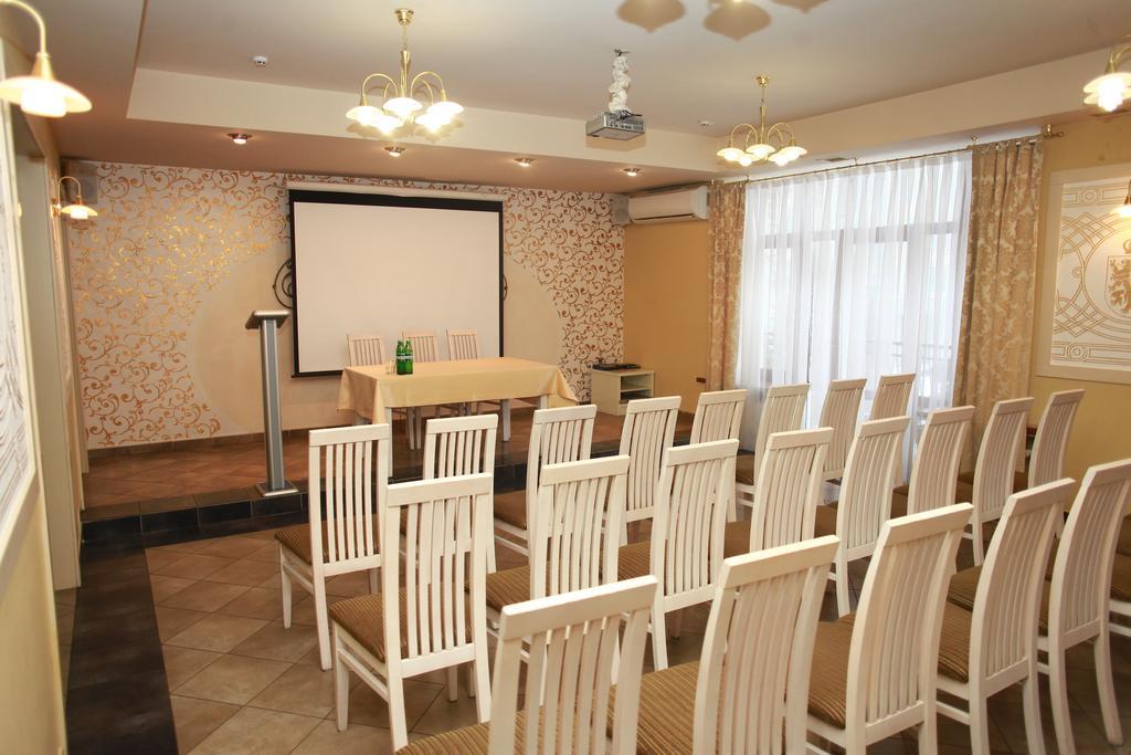 Fontush Boutique Hotel İvano-Frankivsk Dış mekan fotoğraf