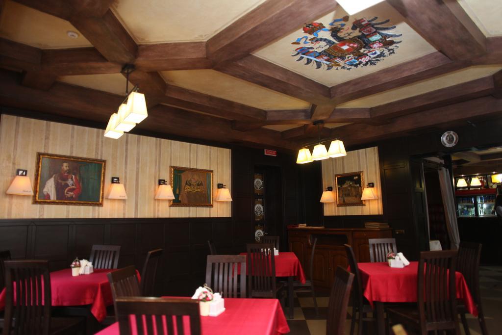 Fontush Boutique Hotel İvano-Frankivsk Dış mekan fotoğraf