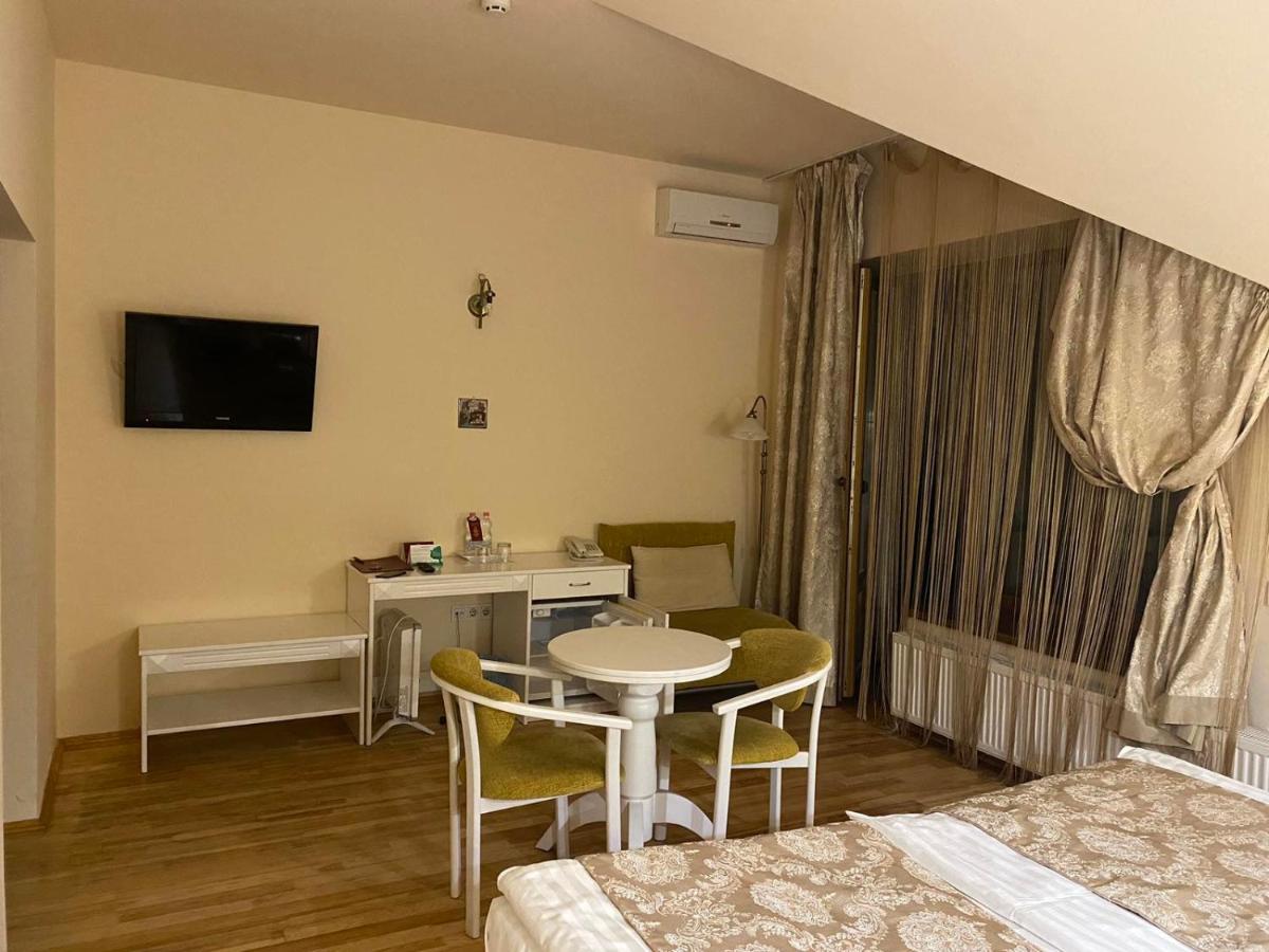 Fontush Boutique Hotel İvano-Frankivsk Dış mekan fotoğraf